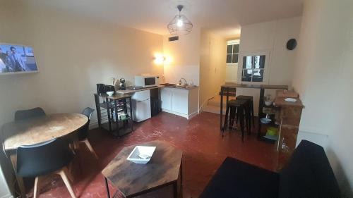 Vatan Apartamento | Appart central Vatan-1 chb-wifi