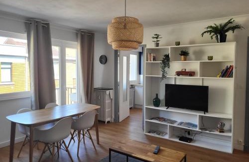 Marcq-en-Baroeul Apartamento | Appart Cosy parking privé Croisé Laroche près tram