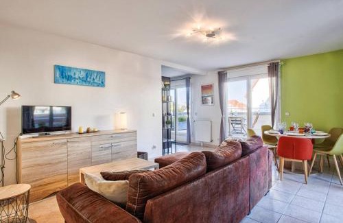 Merville-Franceville-Plage Apartamento | Appartement spacieux 70m², piscine, parking, près plage et commerces - FR-1-788-38