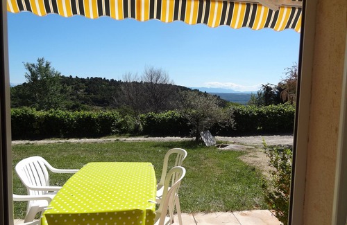 Manosque Apartamento | apartamento en la planta baja con terraza, jardín villa