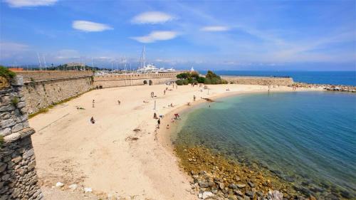 Antibes Old Town Apartamento | Appart'hôtel Luxe Vieil Antibes 75 m2 avec Parking plages à pieds