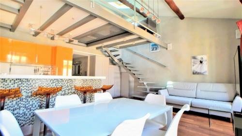 Antibes Old Town Apartamento | Appart'hôtel Luxe Vieil Antibes 75 m2 avec Parking plages à pieds