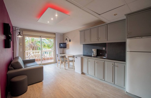 Carros Casa | Appart Hotel Lou Castelet