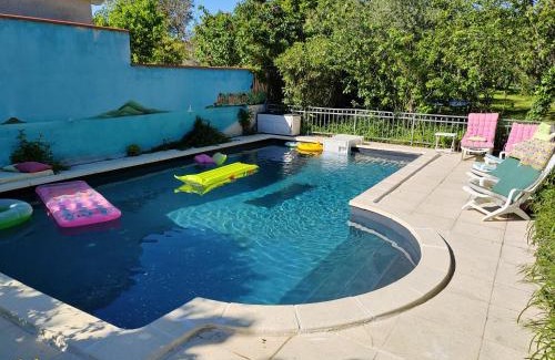 La Terrasse Apartamento | Appart indépendant, 1 lit deux personnes et 1 appoint Piscine Jardin Direct Gare Aéroport et jardin