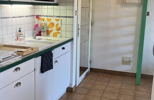 Hyeres Apartamento | Appart les Salins sleeps 6