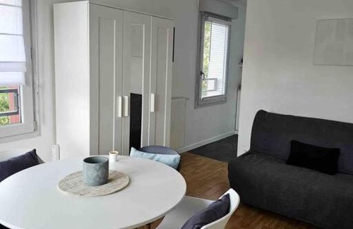 Cote d'Or-Les Sarrazins Apartamento | Appart Pointe du Lac, avec balcon *métro*parking*