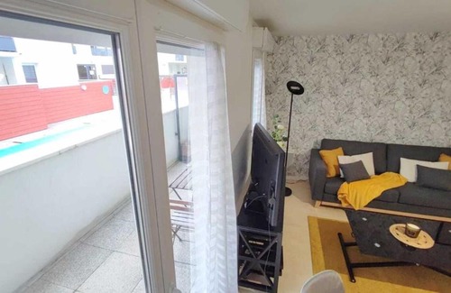 Carrieres-sous-Poissy Apartamento | Appart Poissy Relax Wi-Fi Pool by Servallgroup