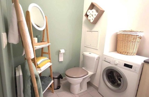 Carrieres-sous-Poissy Apartamento | Appart Poissy Relax Wi-Fi Pool by Servallgroup