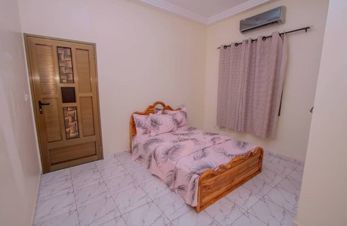 Lome Apartamento | Appart Romantique à 2 Minutes de L'aéroport International