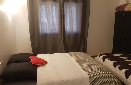 Chateau-Gontier Apartamento | Appart simple entier 1 ch à ch-gontier 1er ou 2eme étage