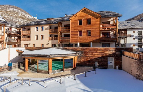 Abries Condominio | Appart Spacieux + Confort 6p | Esprit Chalet, equipo + privé