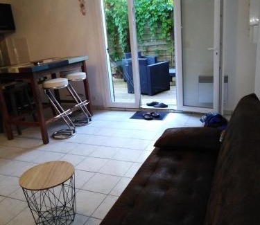 Ares Apartamento | Appart Terrasse Végétale bord Plages bassin
