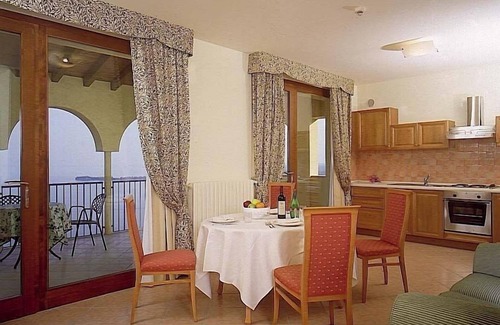 Gardone Riviera Apartamento | Appartamenti Borgo