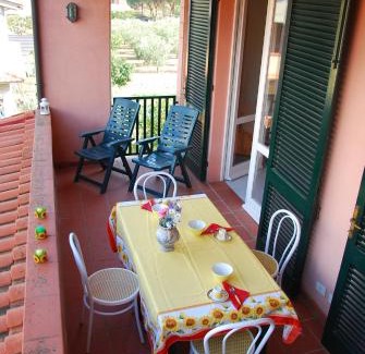 Marina di Campo Apartamento | Appartamenti Gelsomino - Clima, terrazze e posti auto