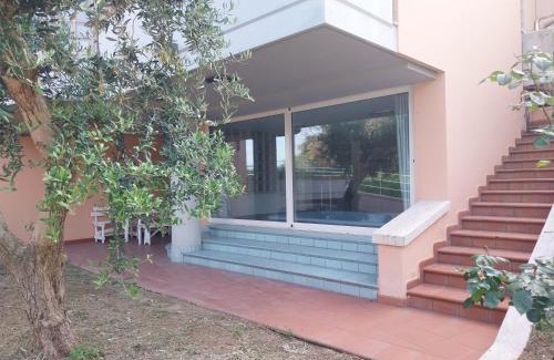 Grottammare Apartamento | Appartamento 100mq in villa con giardino recintato
