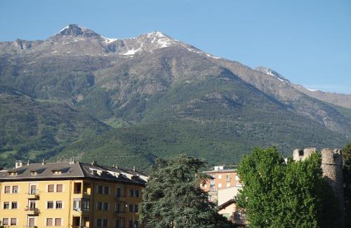 Aosta Apartamento | Appartamento a 100 metri da Piazza della Repubblica Aria condizionata
