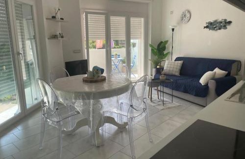 Calambrone Casa | Appartamento a 20 metri dal mare.
