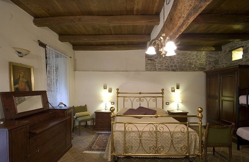 Uncinano Cama Y Desayuno | CASA DE Monsignore - torre de apartamentos