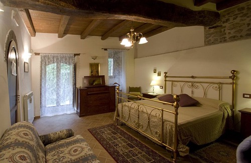 Uncinano Cama Y Desayuno | CASA DE Monsignore - torre de apartamentos