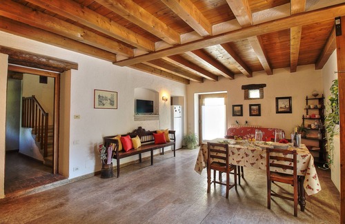 Montioni Apartamento | Appartamento con piscina 10 posti letto