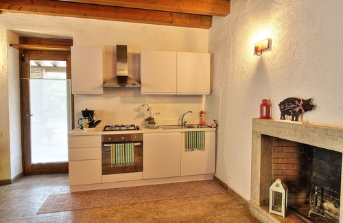 Montioni Apartamento | Appartamento con piscina 10 posti letto