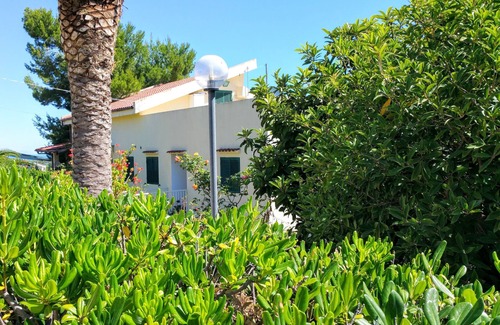 Montincello Casa | Appartamento con Piscina Vicino al Mare
