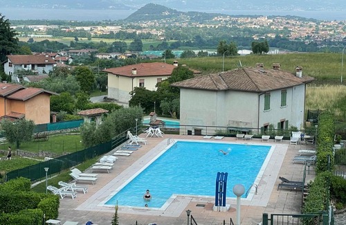 Polpenazze del Garda Apartamento | Appartamento con piscina “La Finestra sul Garda”