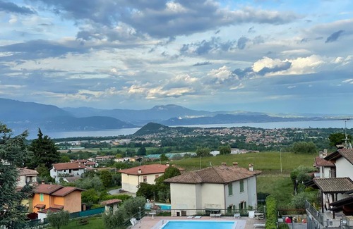Polpenazze del Garda Apartamento | Appartamento con piscina “La Finestra sul Garda”