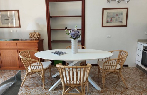 Cavo Apartamento | Appartamento con Terrazza Vista Mare , Aria Condizionata Accesso al Mare
