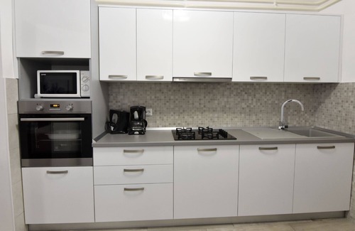 Murine Apartamento | Appartamento Erin con 2 Bagni, 2 Condizionatori D'aria, Terrazzo