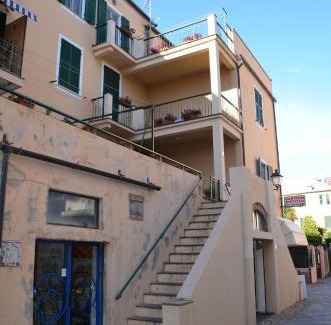 Albisola Superiore Apartamento | Appartamento Fronte Mare Teresa