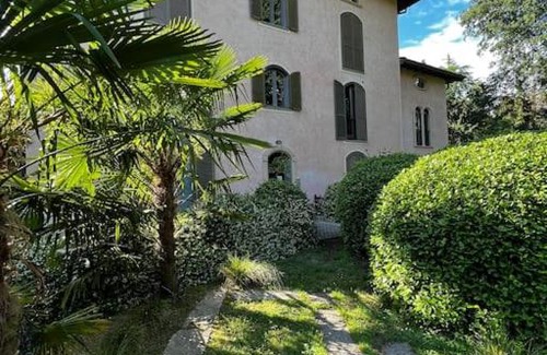 Oleggio Castello Apartamento | Appartamento in Villa Storica