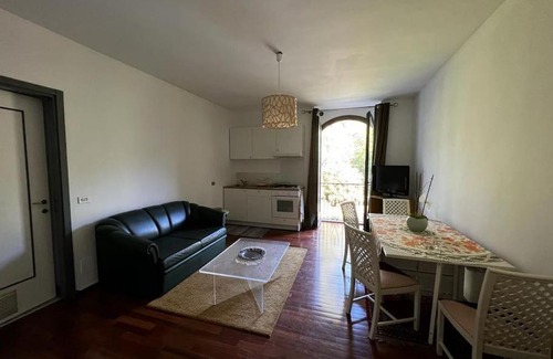 Oleggio Castello Apartamento | Appartamento in Villa Storica