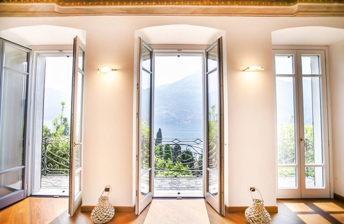 Moltrasio Apartamento | Appartamento in Villa Fioravante by Wonderful Italy
