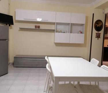 Zona XXX Castel Fusano Apartamento | APPARTAMENTO INDIPENDENTE IN GRANDE VILLA
