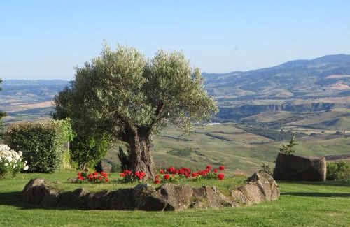 Radicofani Apartamento | Appartamento Melograno in casale con piscina - Val d'Orcia