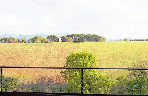 Colle di Val d'Elsa Apartamento | Appartamento elegante con vista sulla campagna