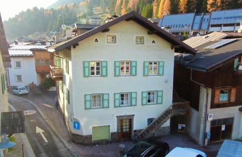 Campitello di Fassa Apartamento | Appartamento Vernelia by AMA Val di Fassa