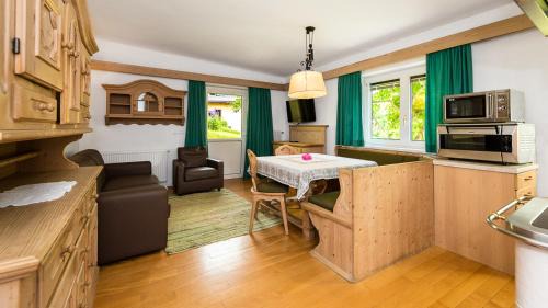 Ortisei Apartamento | AppartChalet LA RONDULA - 100m from Seceda