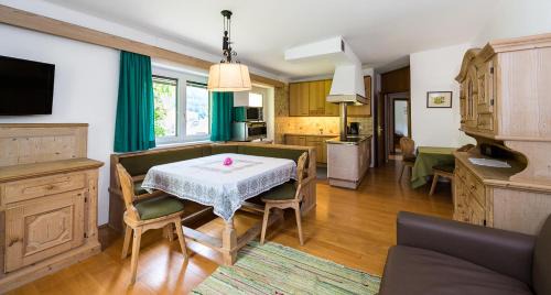 Ortisei Apartamento | AppartChalet LA RONDULA - 100m from Seceda