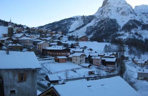 Saint-Martin-de-Belleville Apartamento | Appartement Confortable 85m² pour 6 Pers. avec Terrasse, à 300m des Pistes à St Martin de Belleville - FR-1-452-382