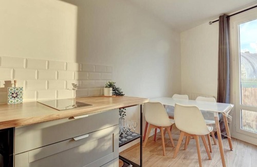 Montigny-le-Bretonneux Apartamento | Appartement Rénové en Plein Centre Ville ! A Quelques Minutes de la Gare