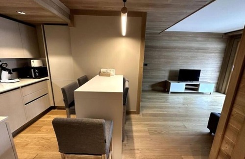 Saint-Etienne-de-Tinee Apartamento | Appartement de Luxe, Parking Sous-terrain, Centre Ville Auron