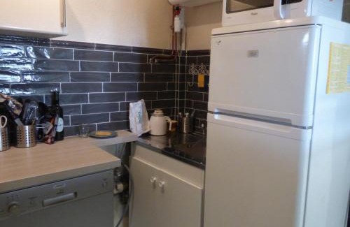 Saintes-Maries-de-la-Mer Apartamento | Appartement RDC rénové, 4 pers, climatisation - FR-1-475-209