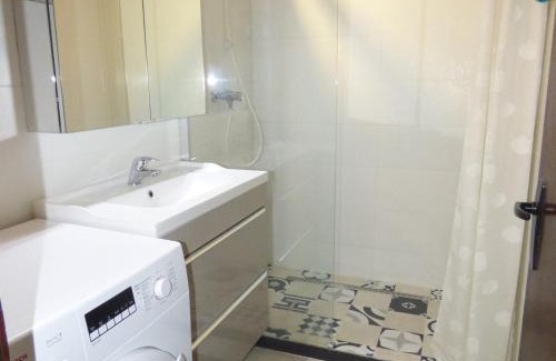 Saintes-Maries-de-la-Mer Apartamento | Appartement RDC rénové, 4 pers, climatisation - FR-1-475-209
