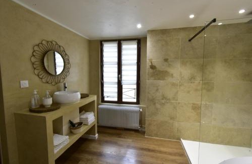 Verneuil-sur-Avre Apartamento | Appartement jacuzzi privatif Love&Zen