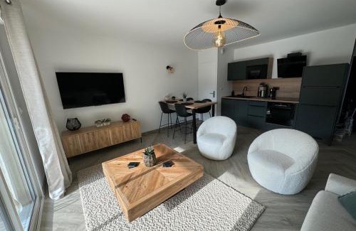 Saint-Julien-les-Villas Apartamento | Appartement terrasse et jardin