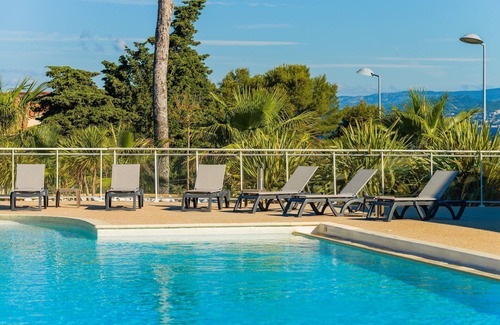 Le Brusc Condominio | Appartement moderne pour 4 près de la plage