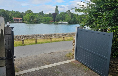 Le Coudray-Montceaux Apartamento | Appartement en Bord de Seine