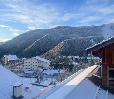 Saint-Etienne-de-Tinee Apartamento | Appartement Chaleureux La Montagne